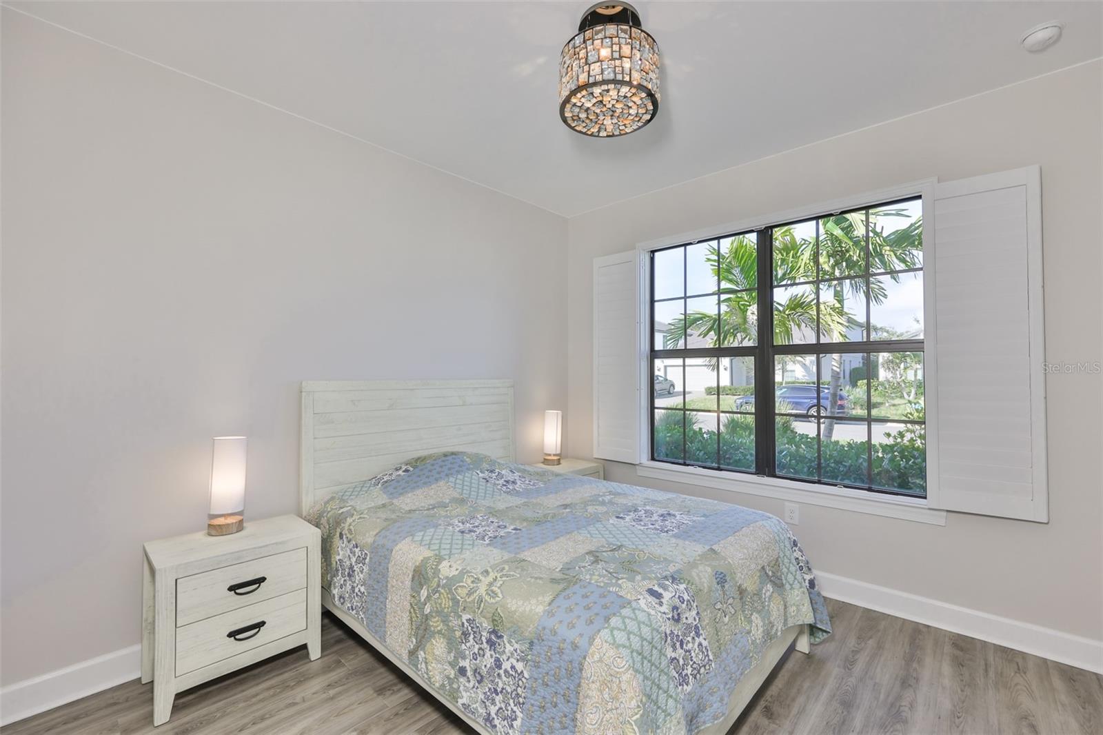 Image 24 of 56 For 16320 Hidden Oak Loop