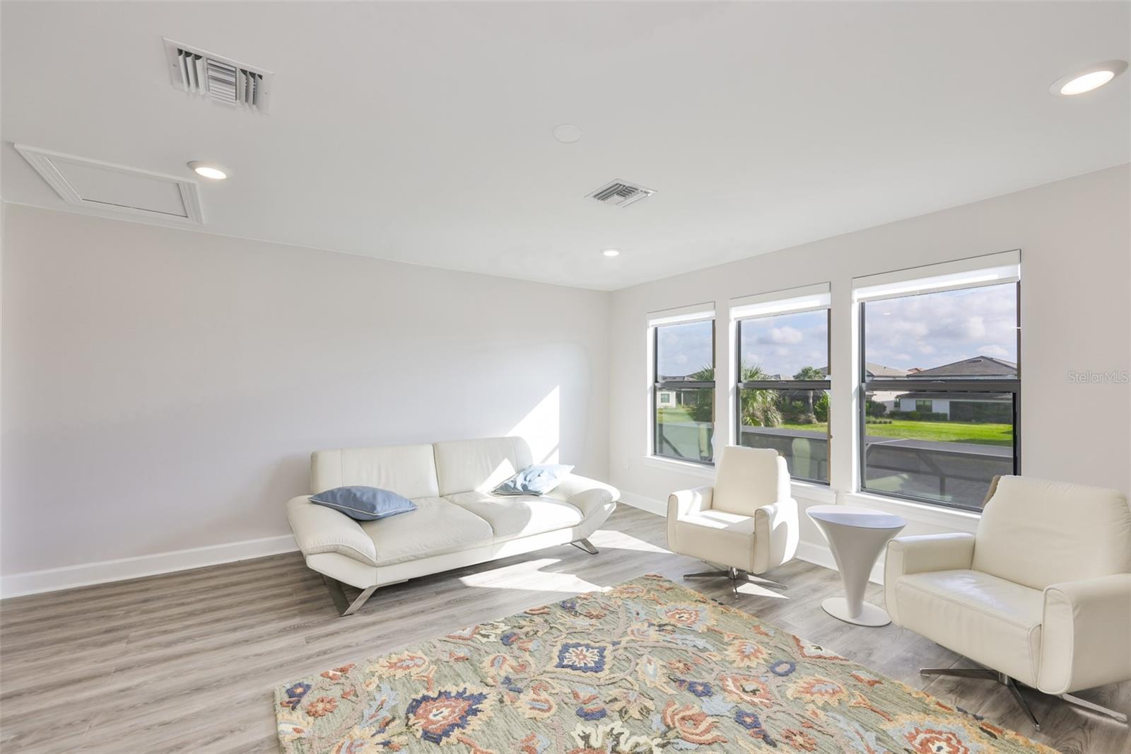 Image 37 of 56 For 16320 Hidden Oak Loop