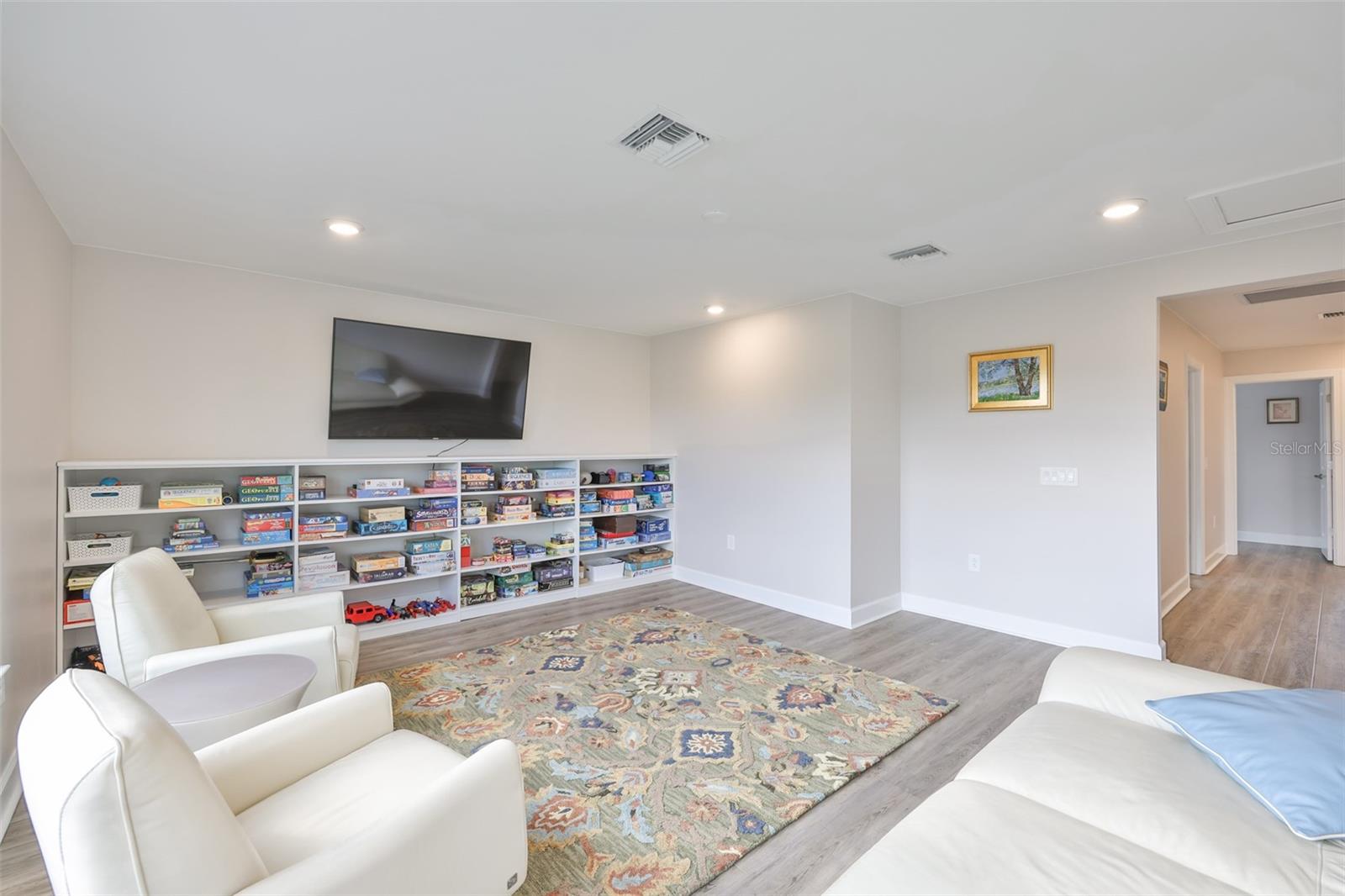 Image 38 of 56 For 16320 Hidden Oak Loop