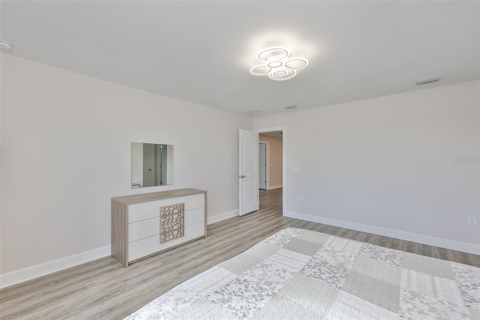 Image 41 of 56 For 16320 Hidden Oak Loop