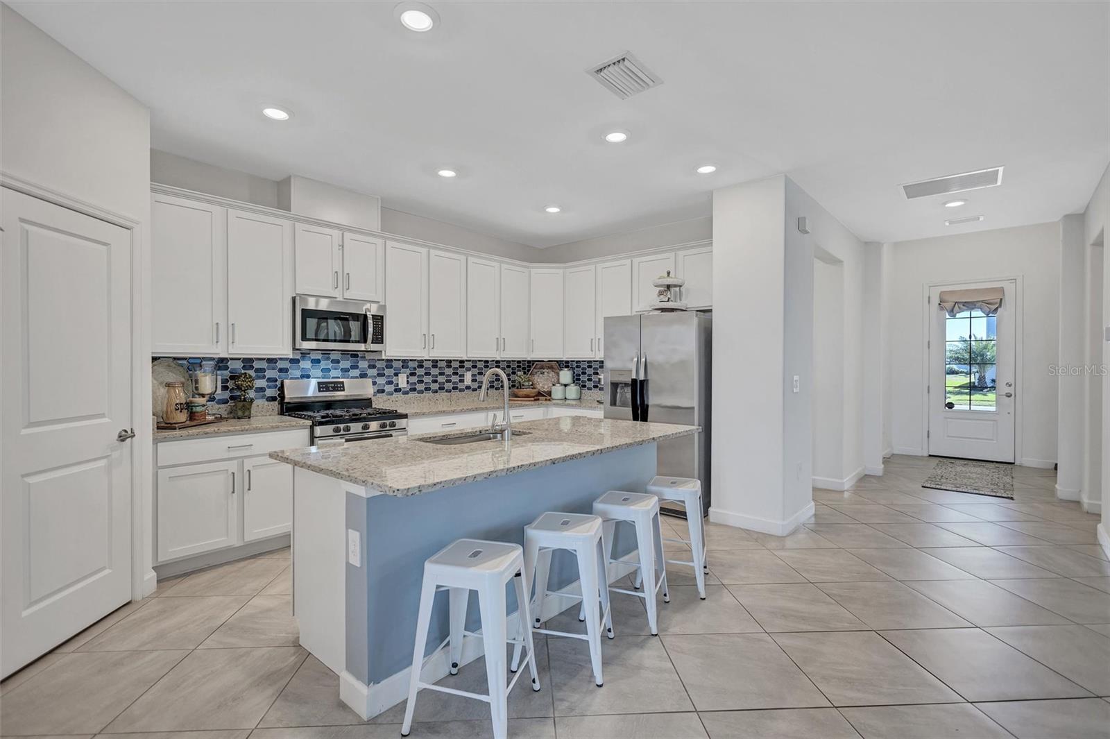 Image 13 of 46 For 15531 Islandwalk Avenue