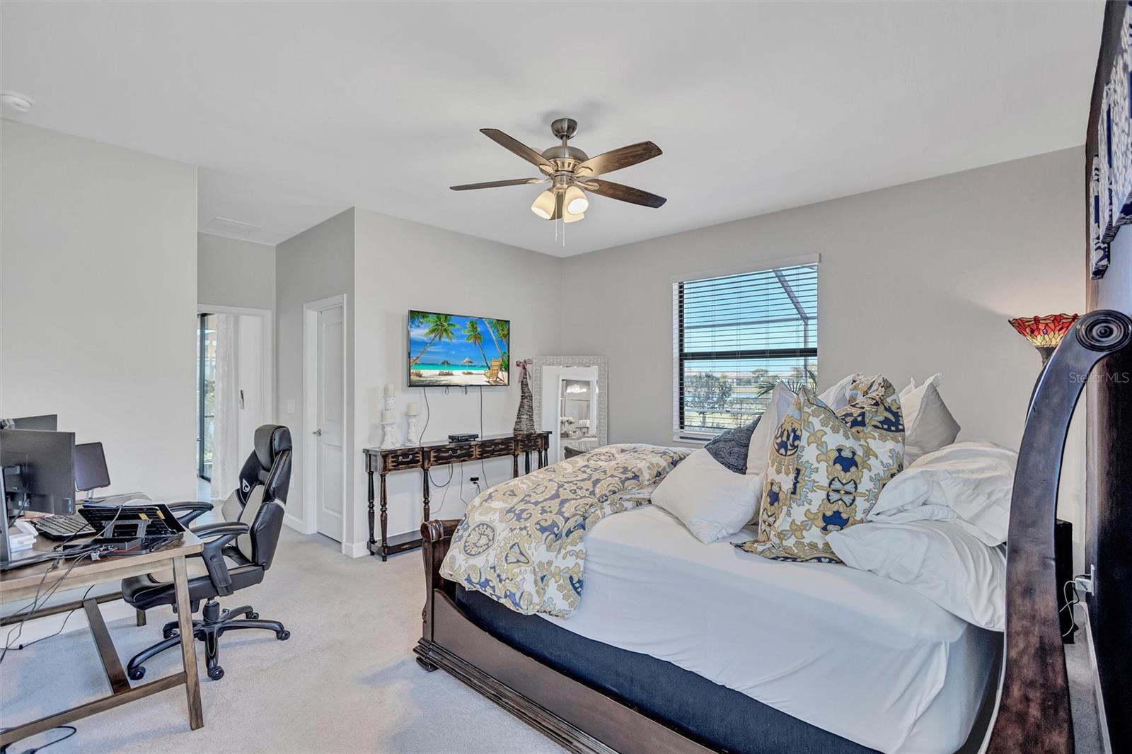 Image 28 of 46 For 15531 Islandwalk Avenue