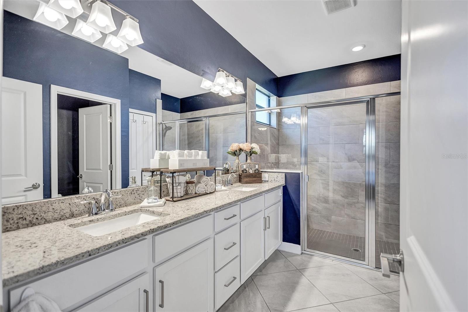 Image 29 of 46 For 15531 Islandwalk Avenue