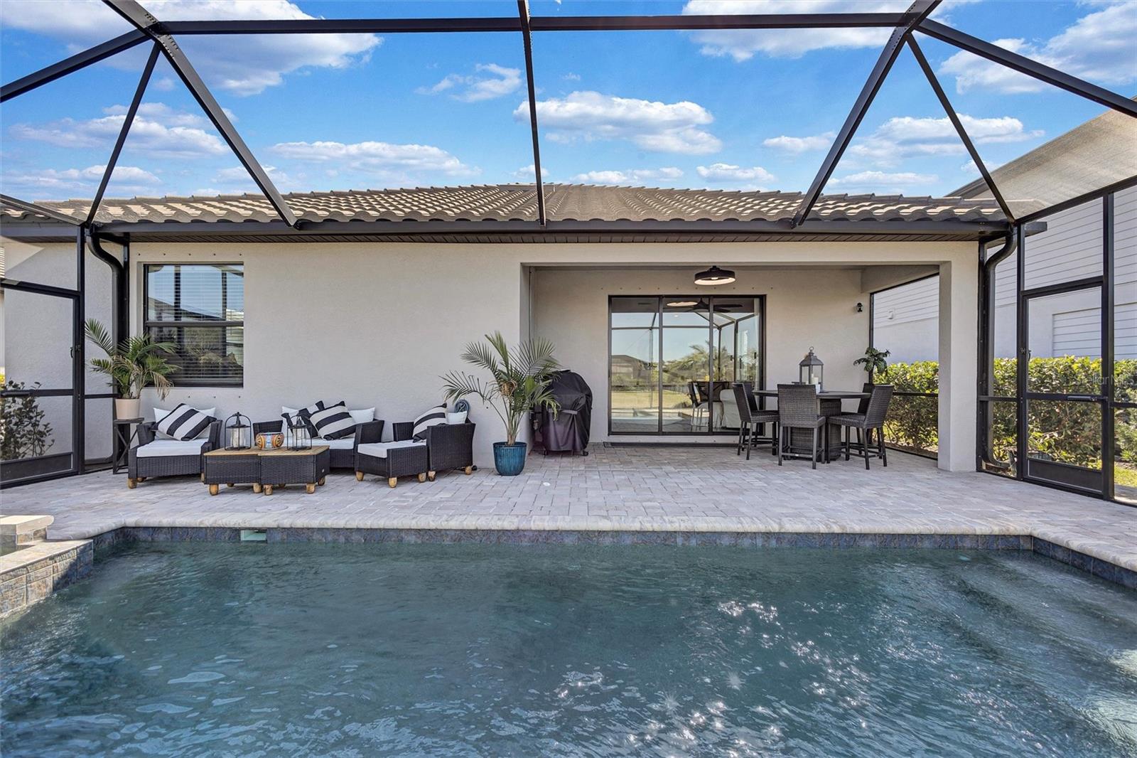 Image 32 of 46 For 15531 Islandwalk Avenue