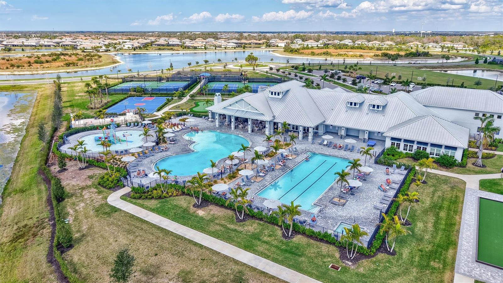 Image 35 of 46 For 15531 Islandwalk Avenue