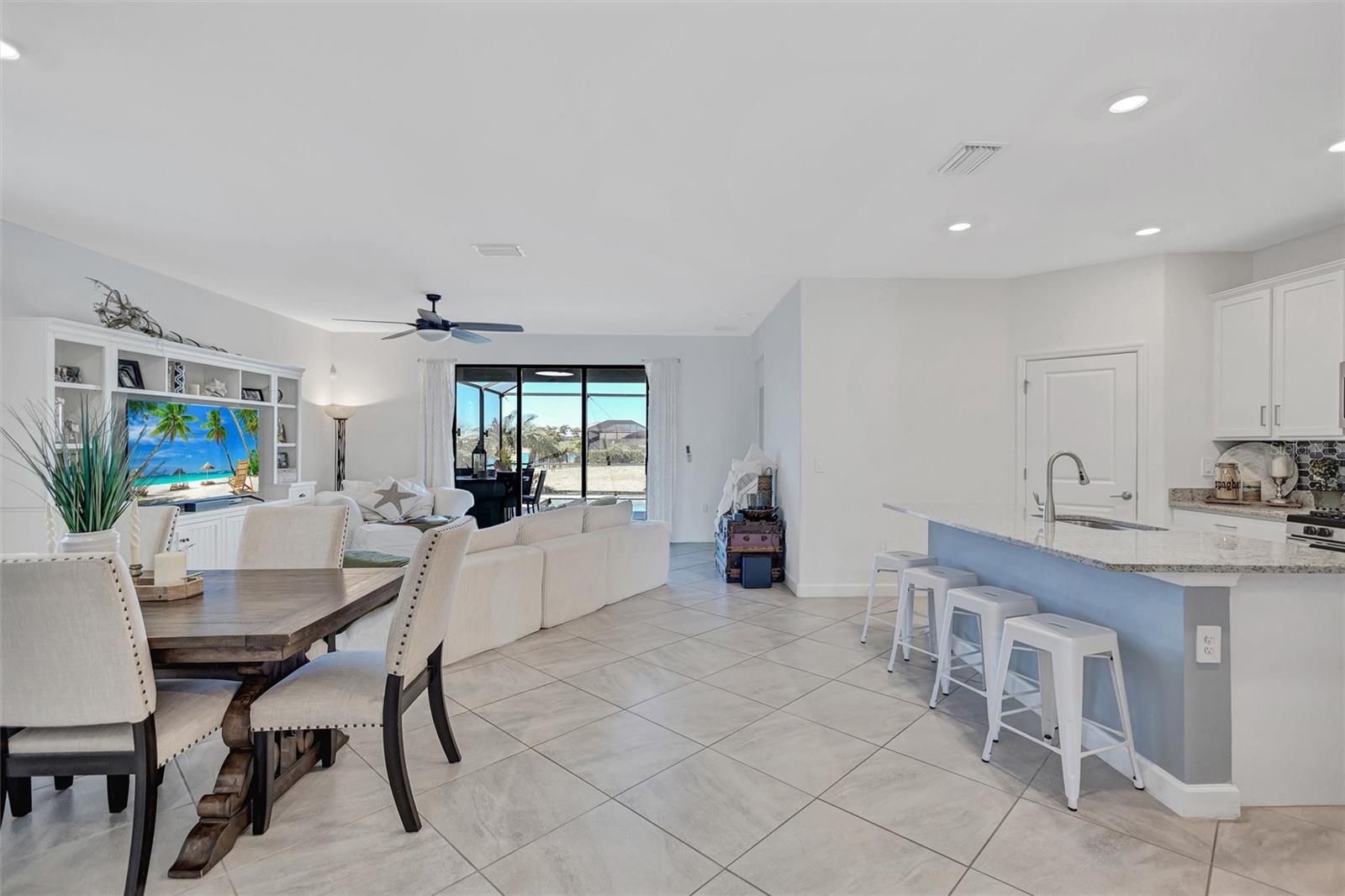 Image 7 of 46 For 15531 Islandwalk Avenue