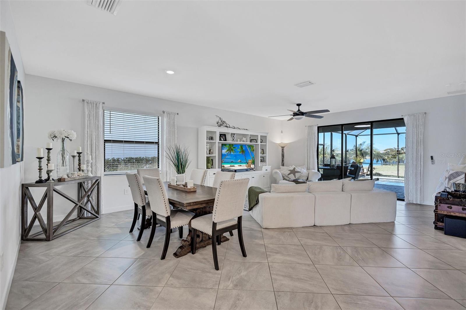 Image 8 of 46 For 15531 Islandwalk Avenue