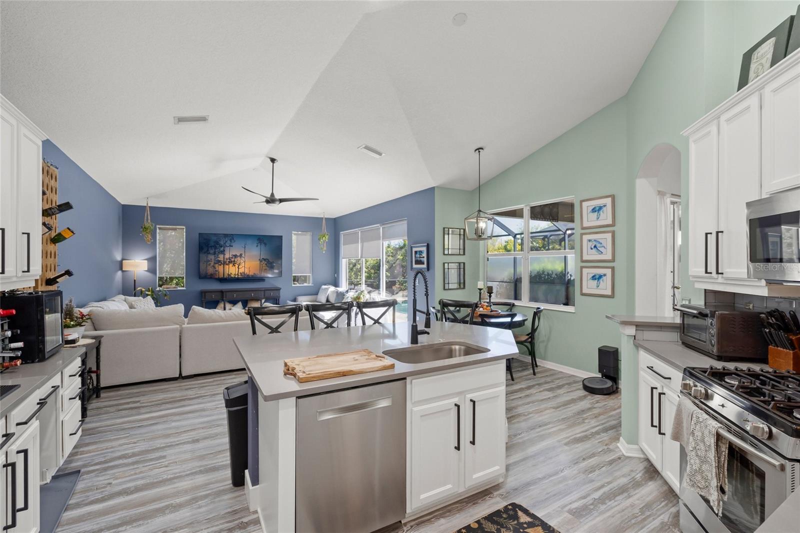 Image 13 of 40 For 6723 Tailfeather Way