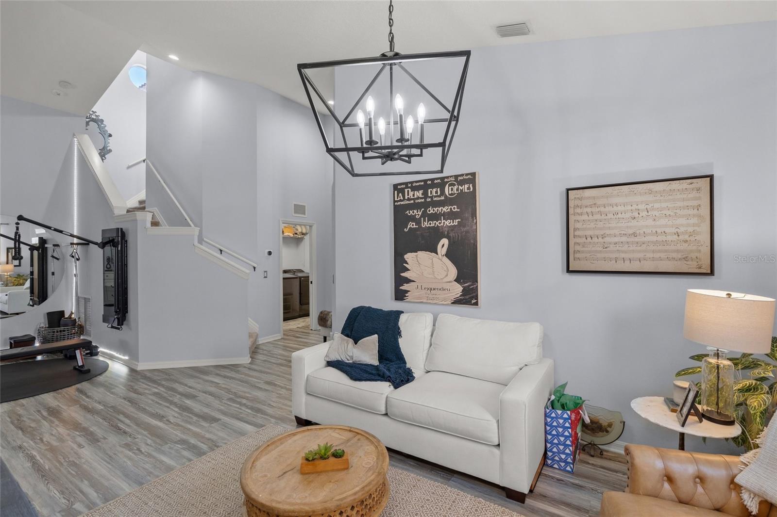 Image 8 of 40 For 6723 Tailfeather Way