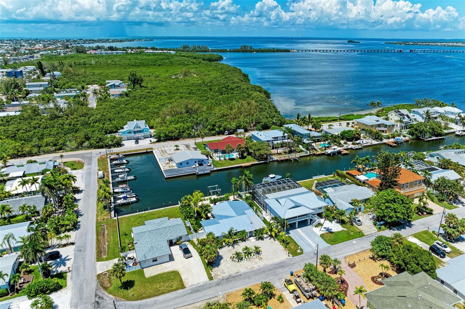 Image 10 of 60 For 504 Bayview Drive