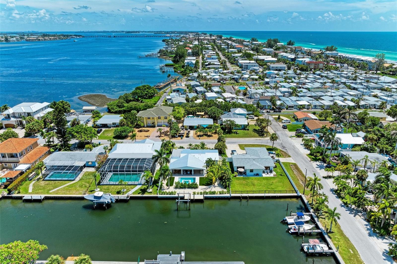 Image 11 of 60 For 504 Bayview Drive