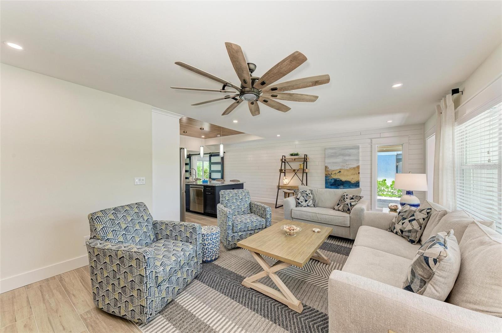 Image 18 of 60 For 504 Bayview Drive