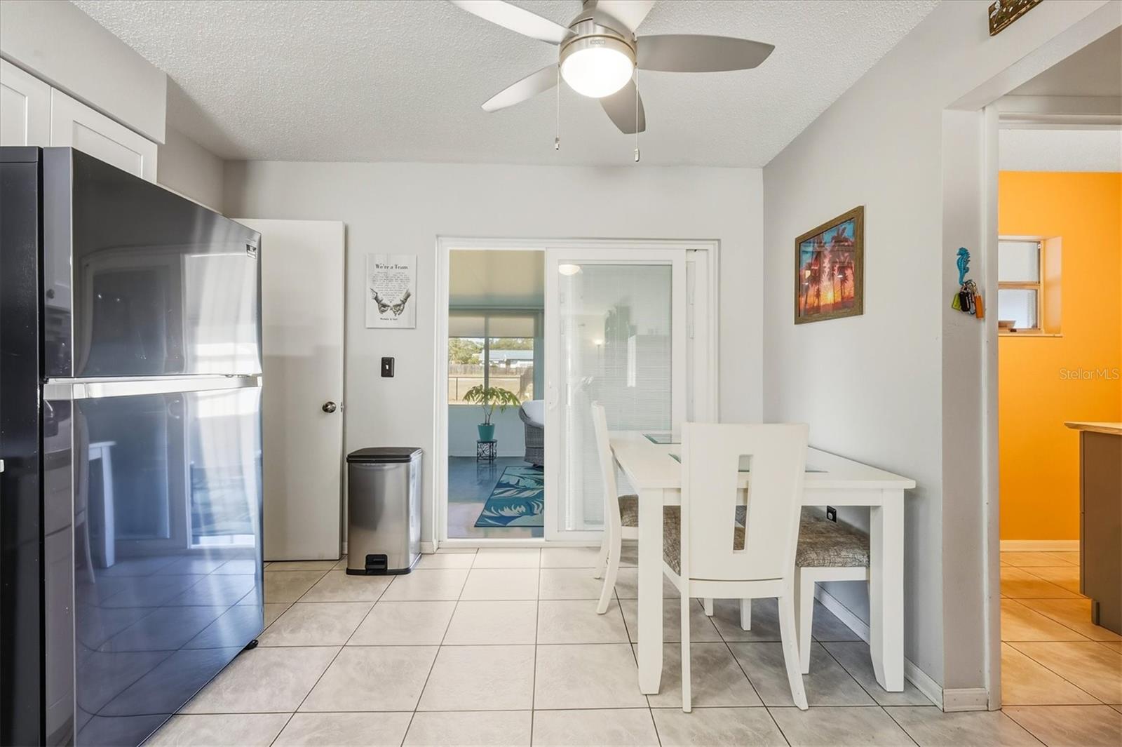 Listing photo id 9 for 4162 Winfall Avenue