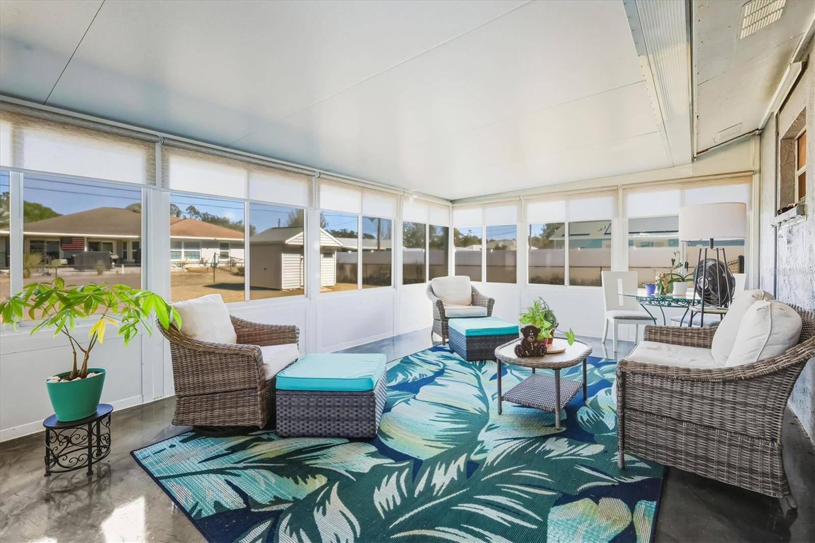 Listing photo id 21 for 4162 Winfall Avenue