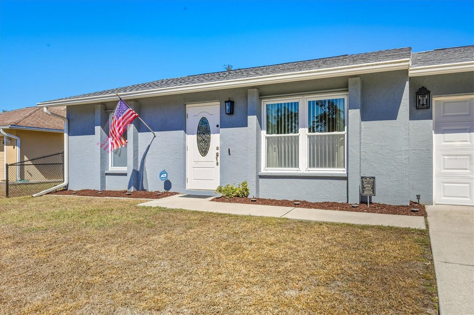 Listing photo id 1 for 4162 Winfall Avenue