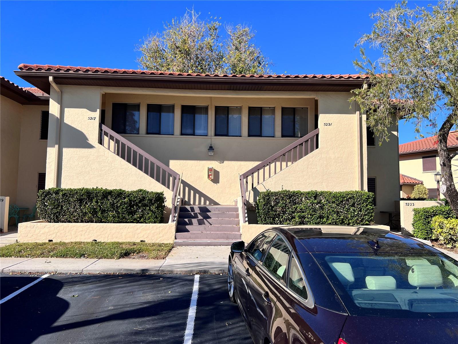 Image 21 of 38 For 5221 Lake Village Drive 24