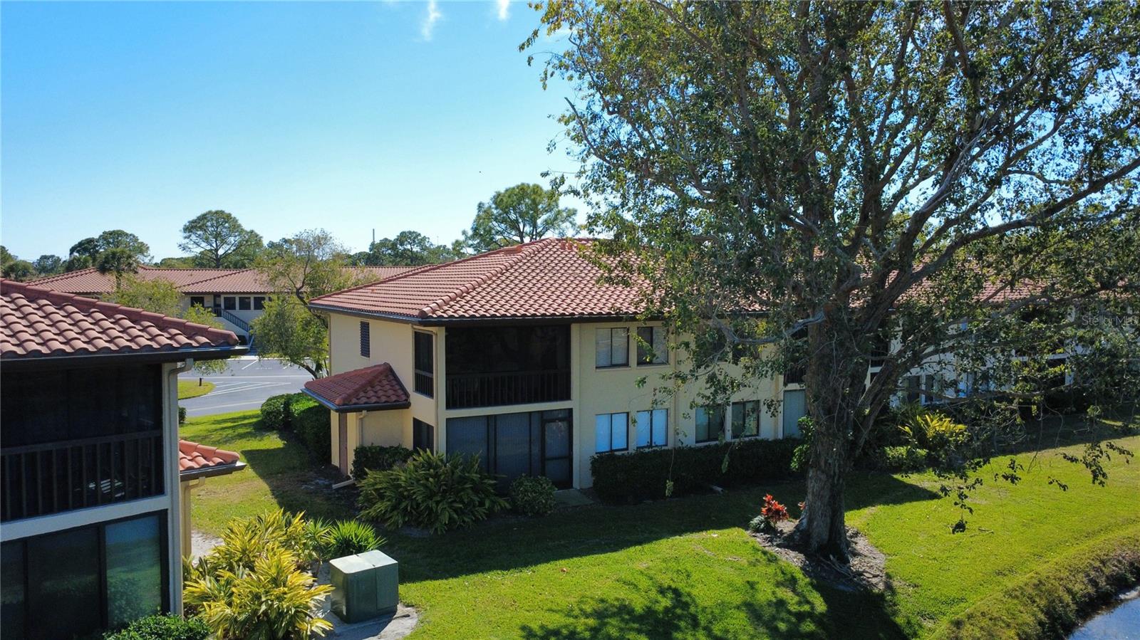 Image 5 of 38 For 5221 Lake Village Drive 24