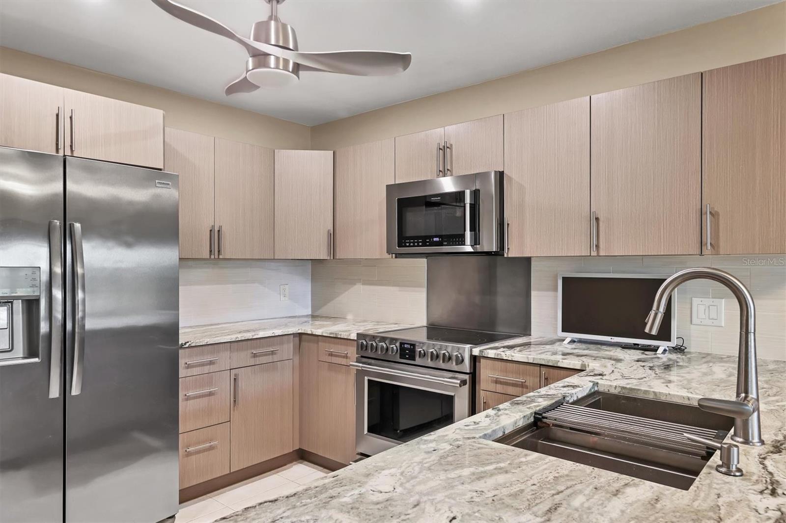 Image 15 of 38 For 7608 Fairway Woods Drive 206