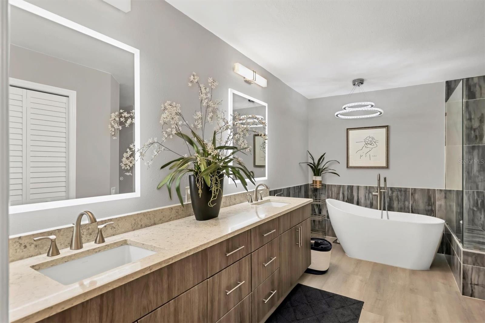 Image 22 of 38 For 7608 Fairway Woods Drive 206