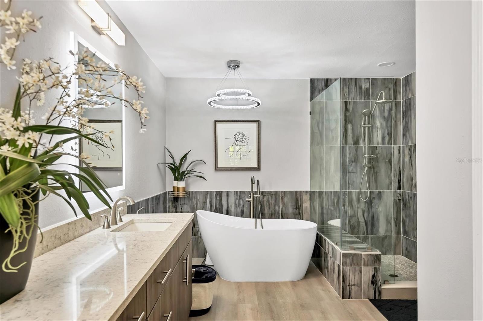 Image 24 of 38 For 7608 Fairway Woods Drive 206