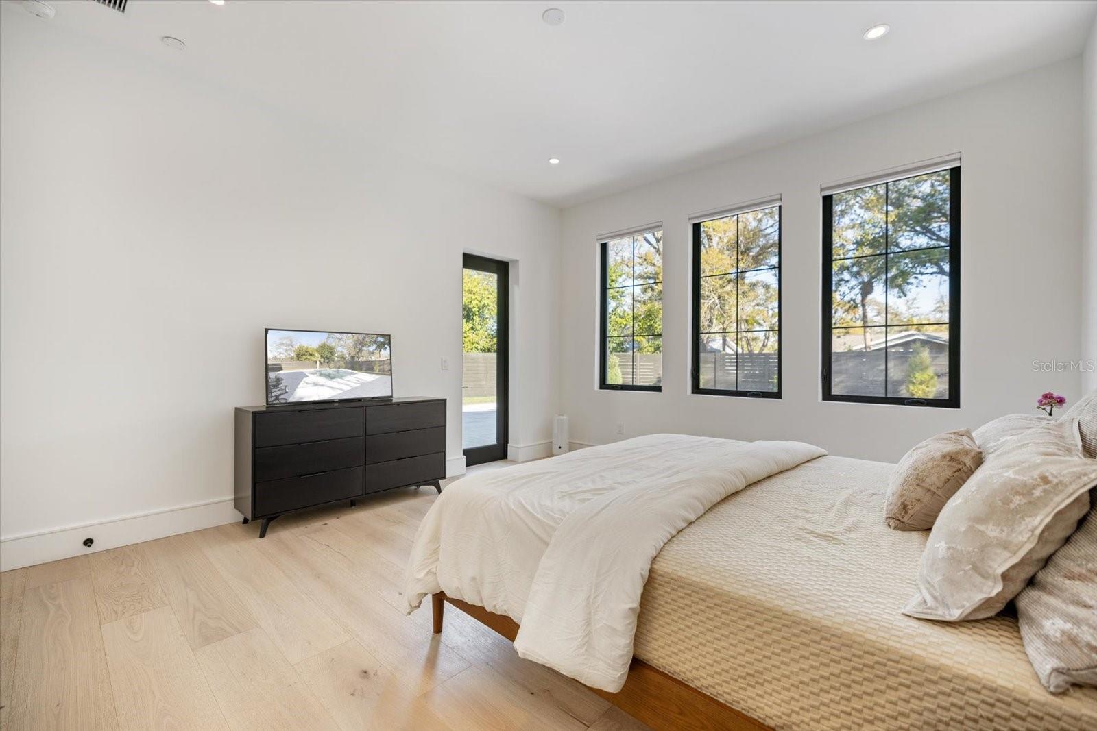 Image 17 of 54 For 2045 Goldenrod Street