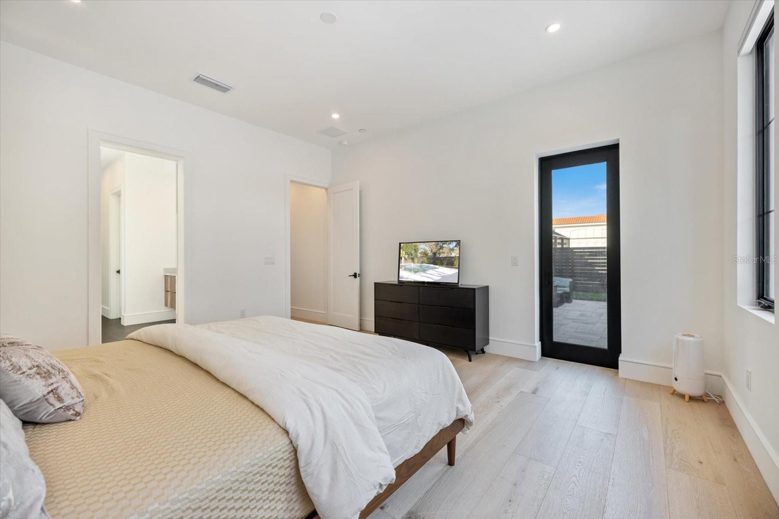 Image 18 of 54 For 2045 Goldenrod Street