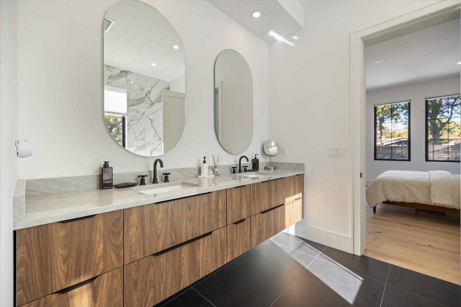 Image 21 of 54 For 2045 Goldenrod Street