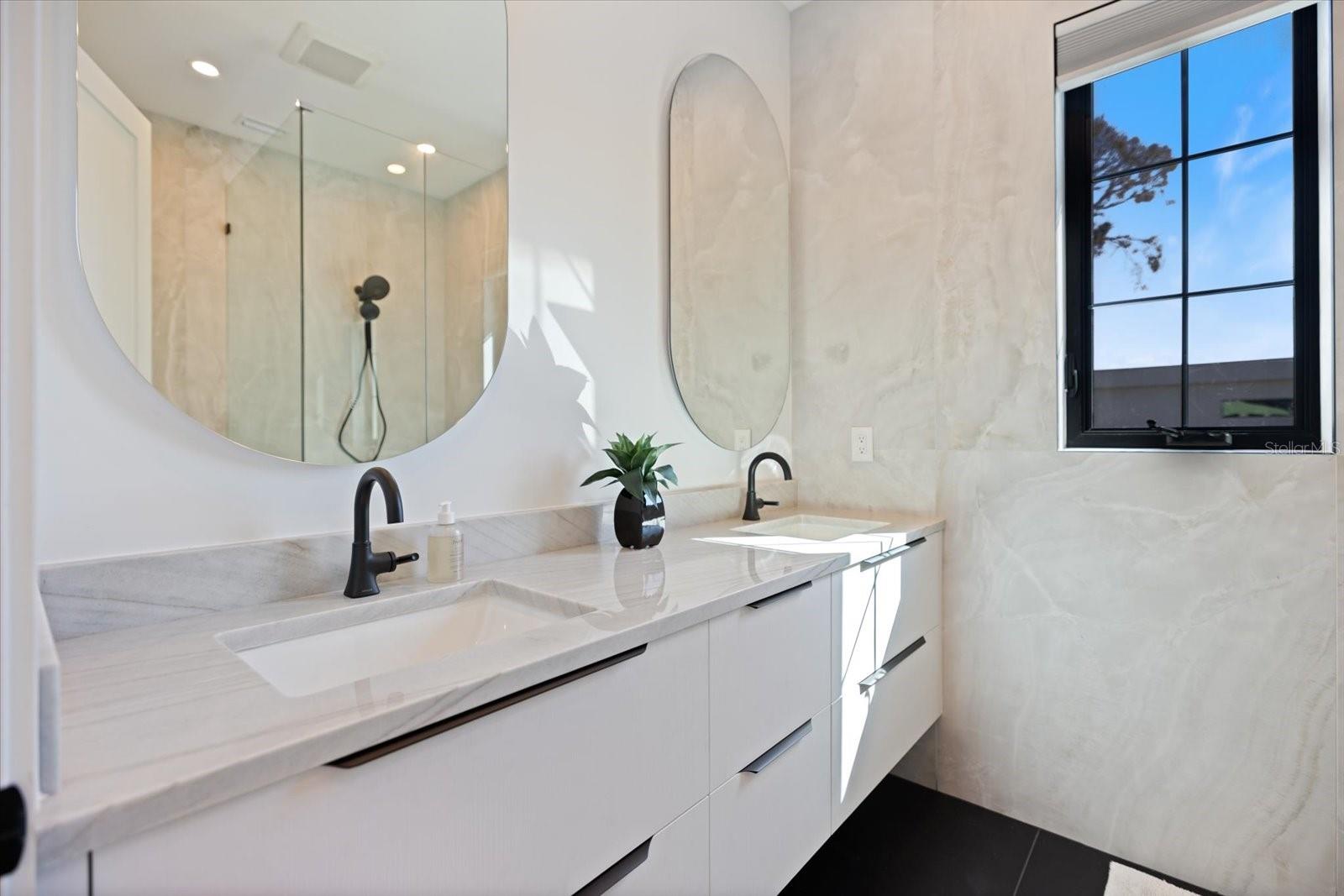 Image 28 of 54 For 2045 Goldenrod Street