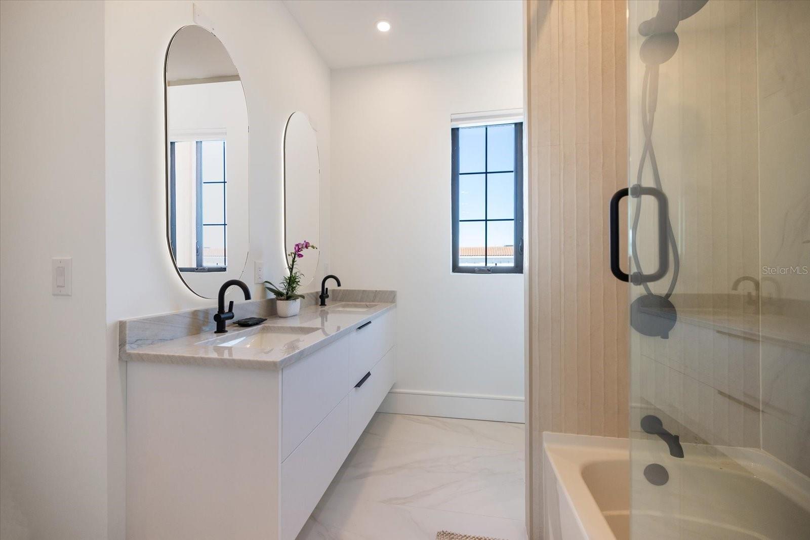 Image 32 of 54 For 2045 Goldenrod Street