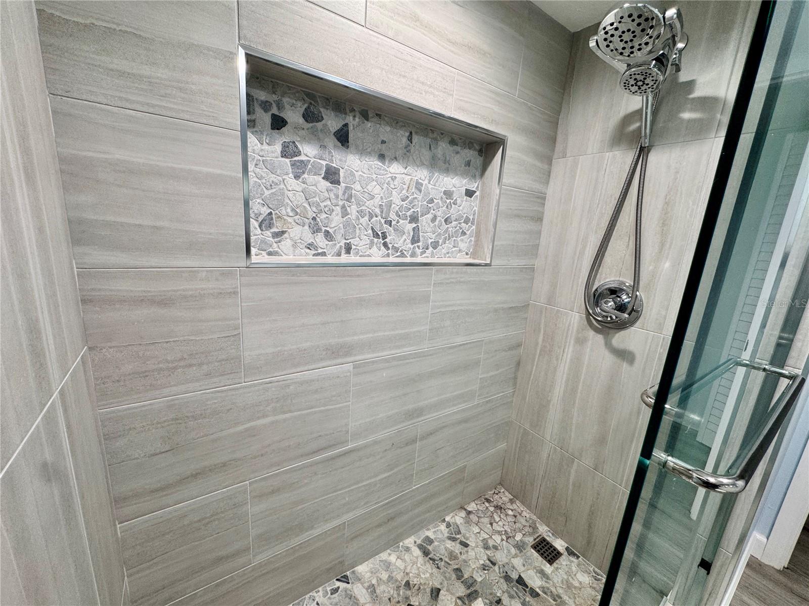 Image 26 of 33 For 4511 3rd Street Circle W 489