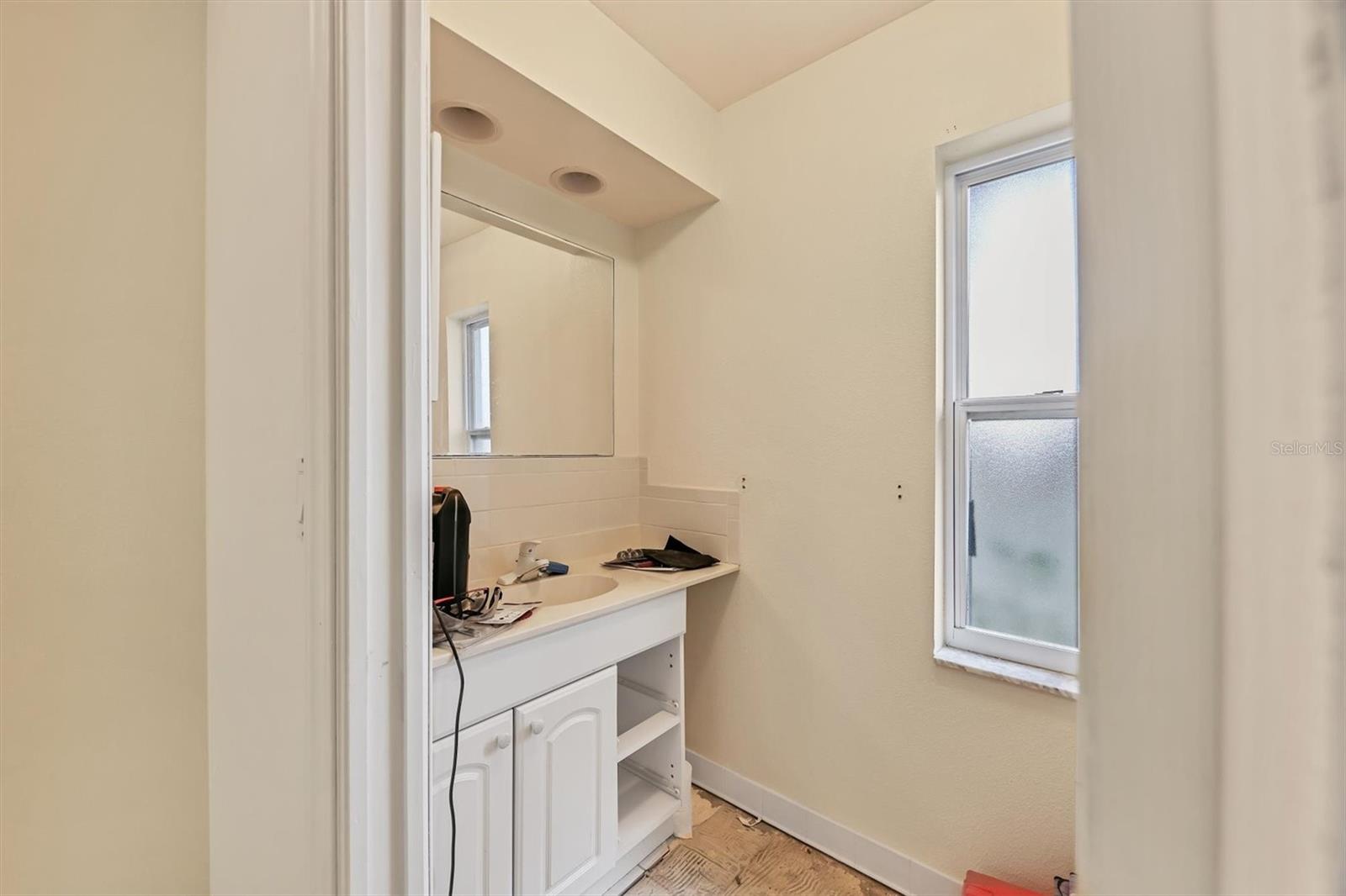 Image 22 of 48 For 3917 Desoto Road