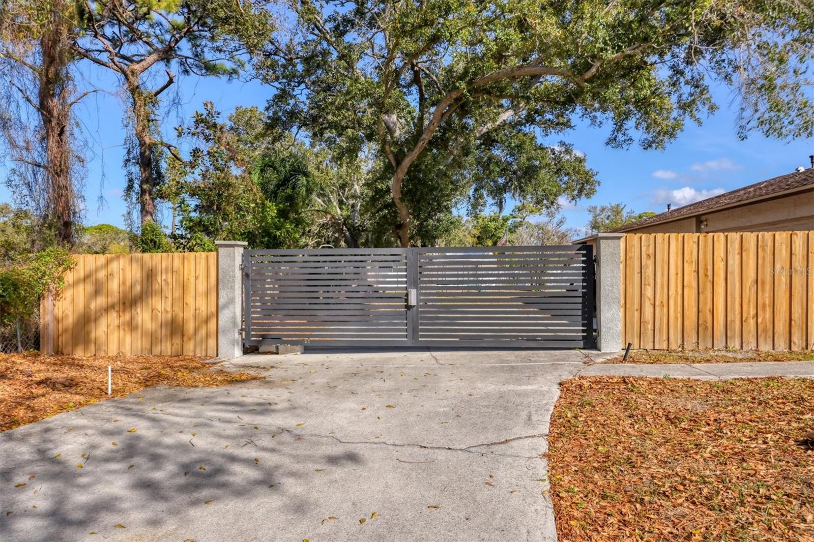 Image 5 of 48 For 3917 Desoto Road