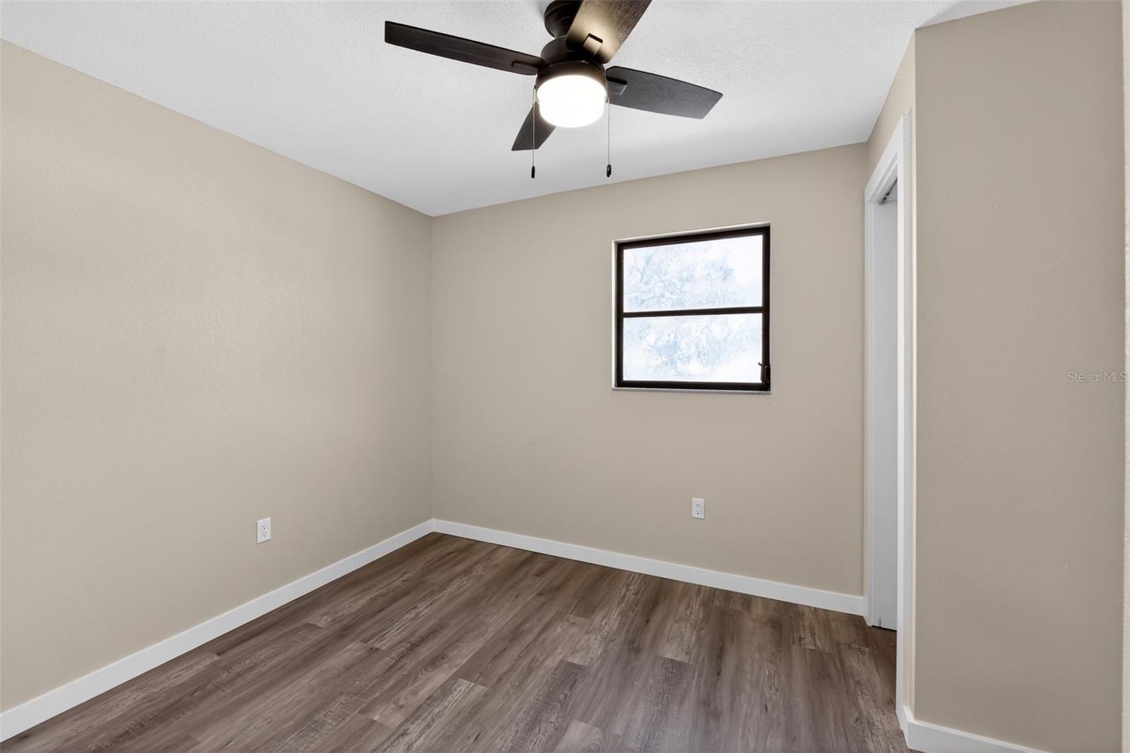 Image 12 of 36 For 4072 King Richard Drive