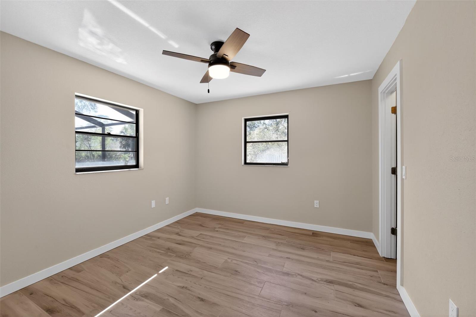 Image 18 of 36 For 4072 King Richard Drive