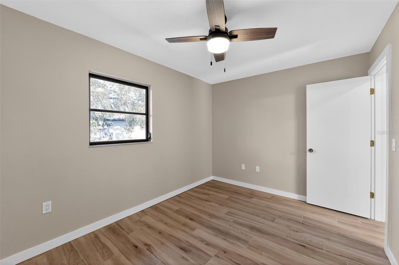 Image 20 of 36 For 4072 King Richard Drive