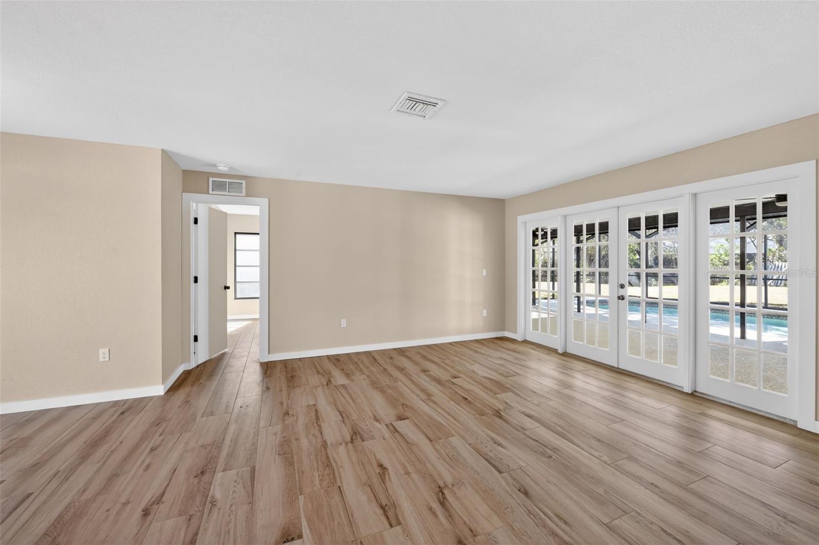 Image 22 of 36 For 4072 King Richard Drive