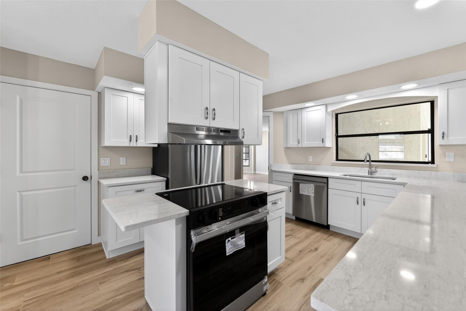 Image 27 of 36 For 4072 King Richard Drive