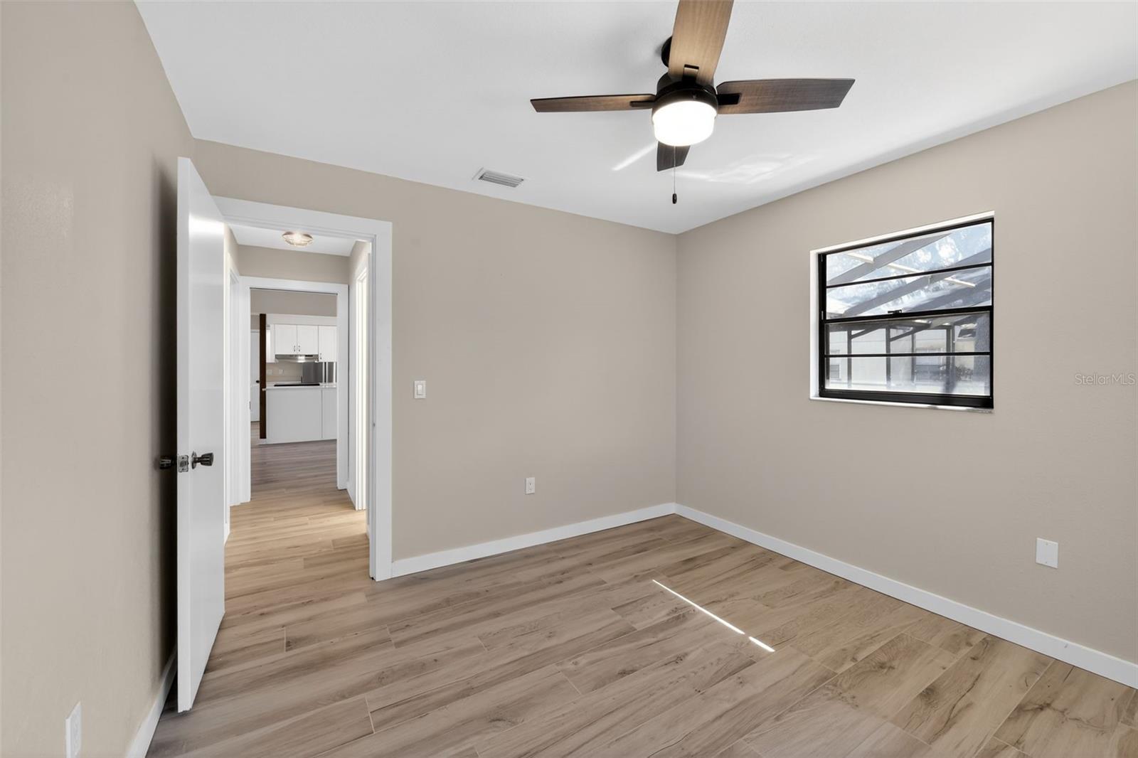 Image 29 of 36 For 4072 King Richard Drive