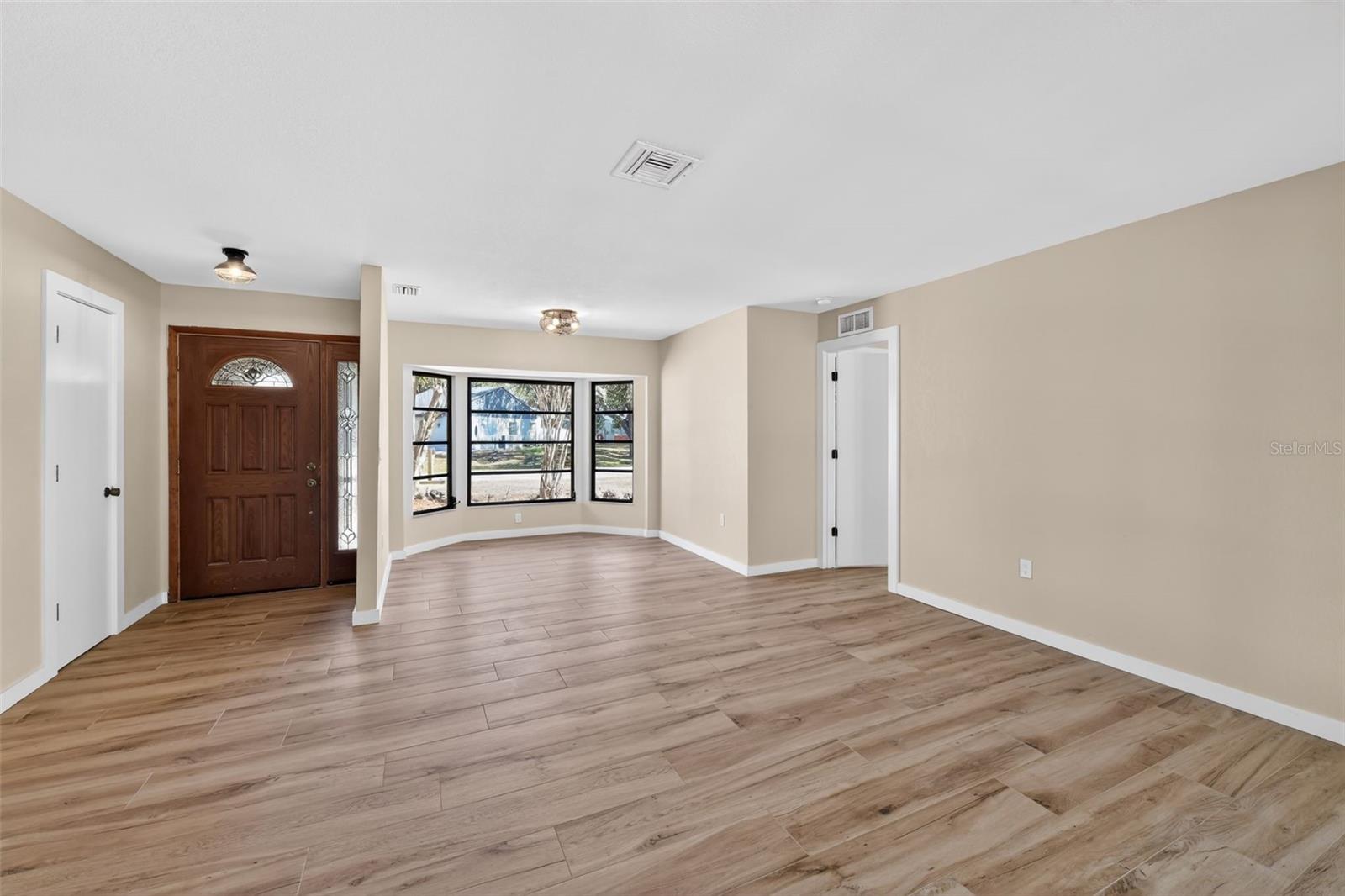 Image 7 of 36 For 4072 King Richard Drive