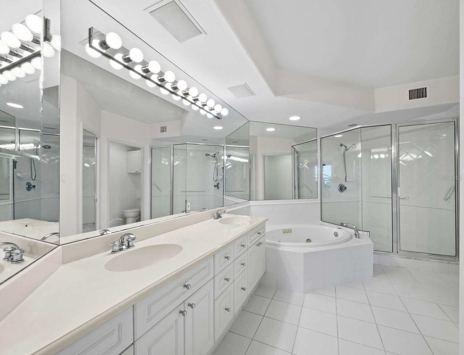 Image 19 of 46 For 5430 Eagles Point Circle 105