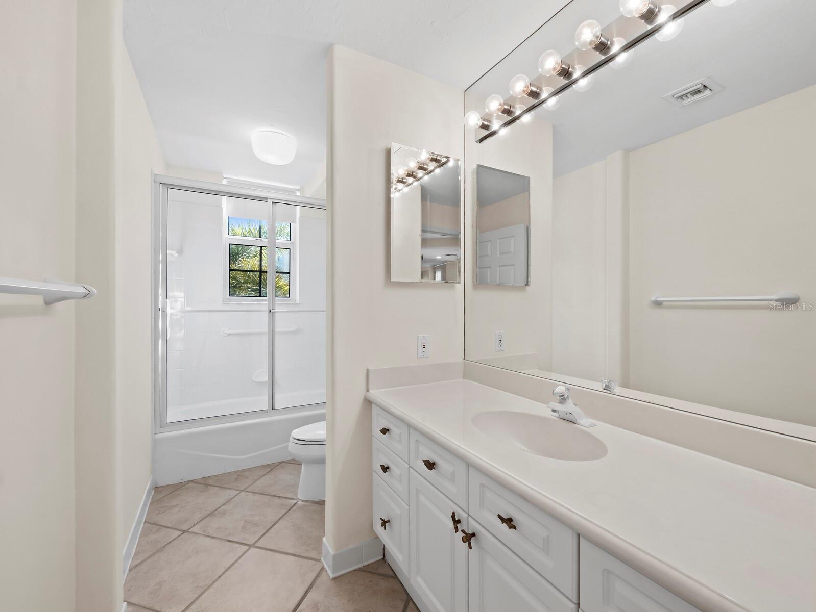 Image 23 of 46 For 5430 Eagles Point Circle 105