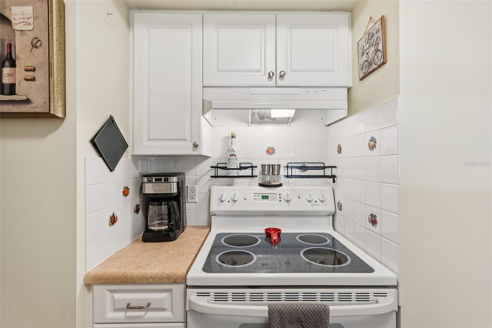 Image 14 of 37 For 3900 Roxane Boulevard 8b