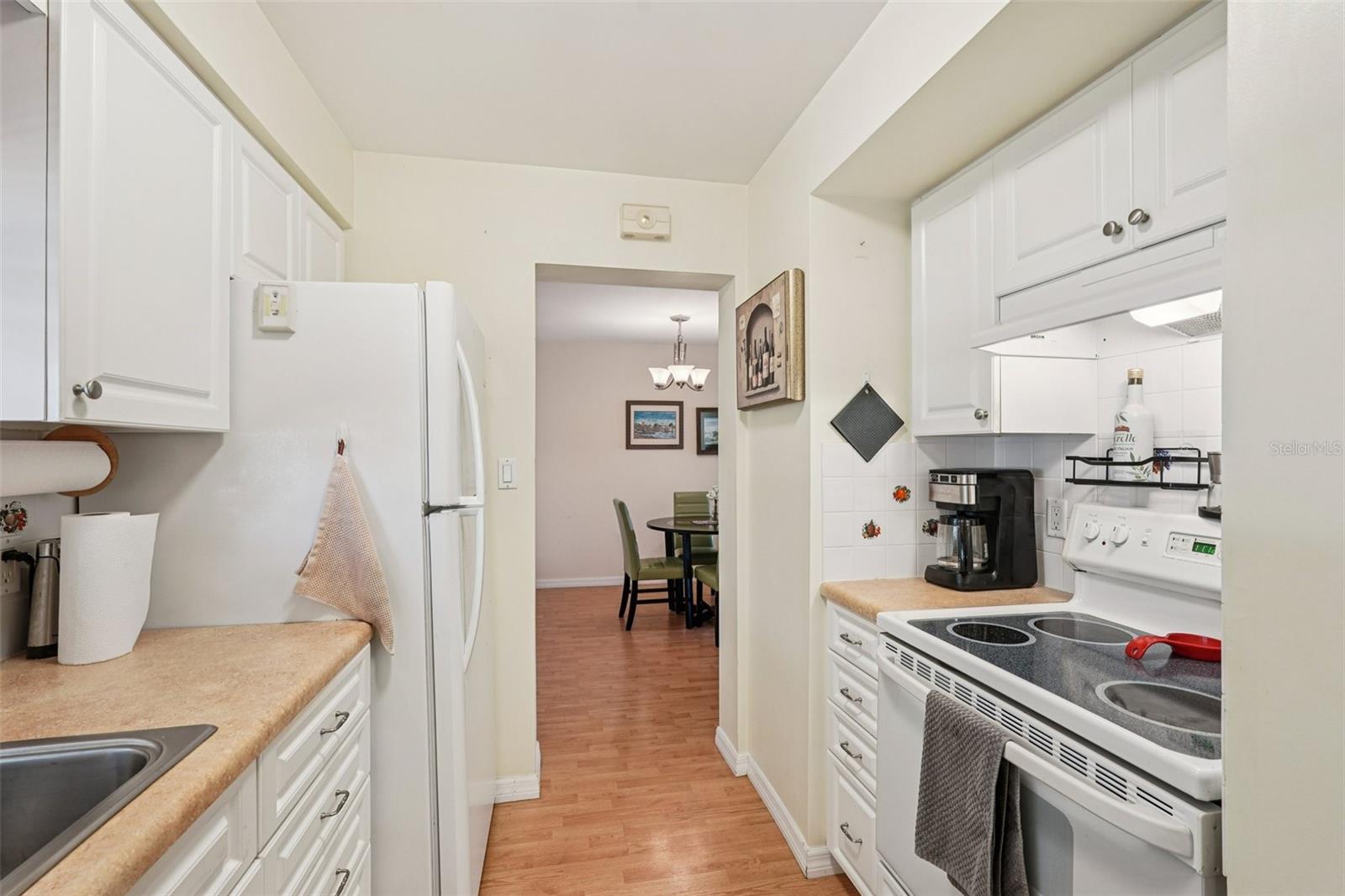 Image 16 of 37 For 3900 Roxane Boulevard 8b