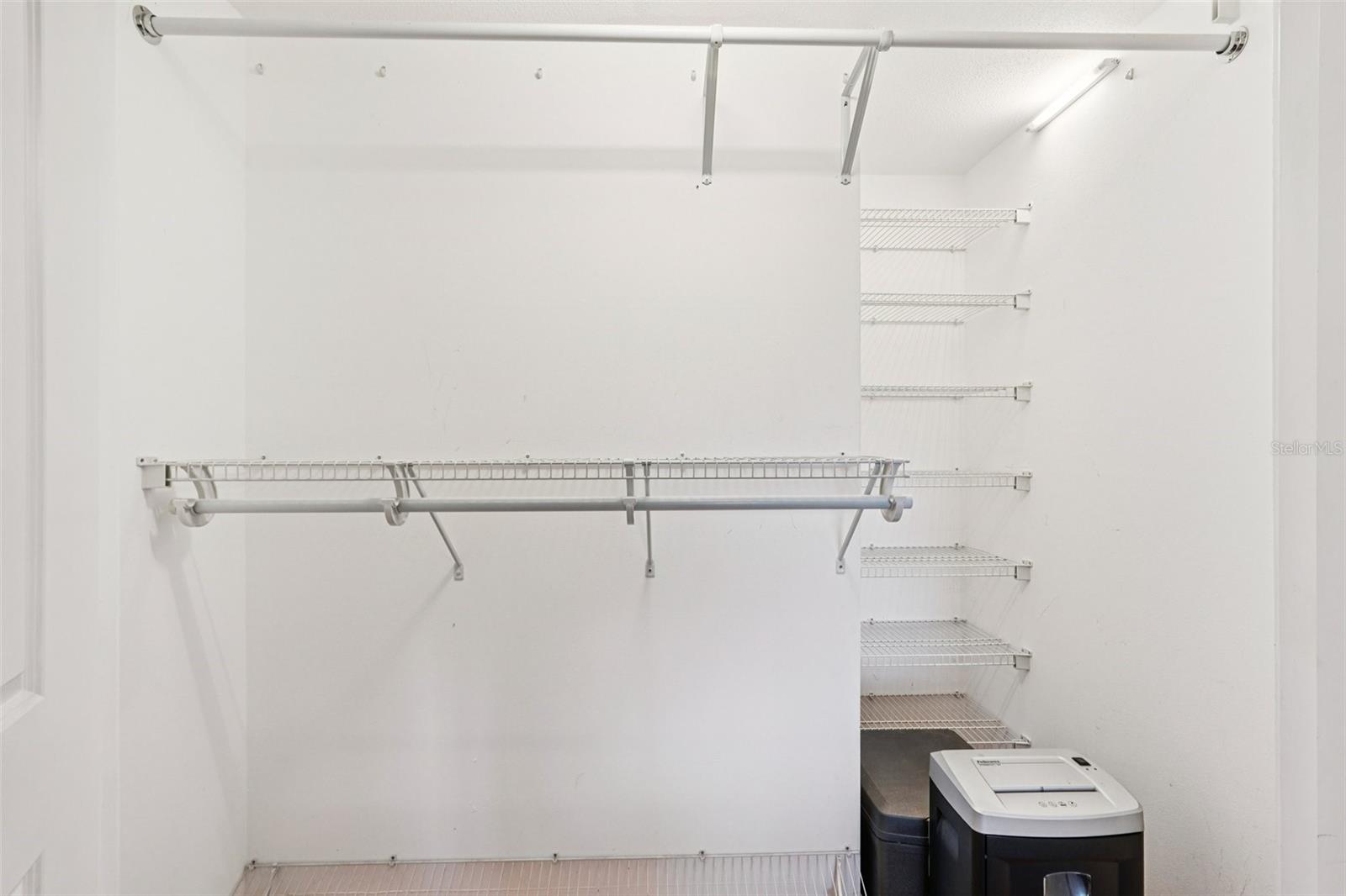 Image 24 of 37 For 3900 Roxane Boulevard 8b