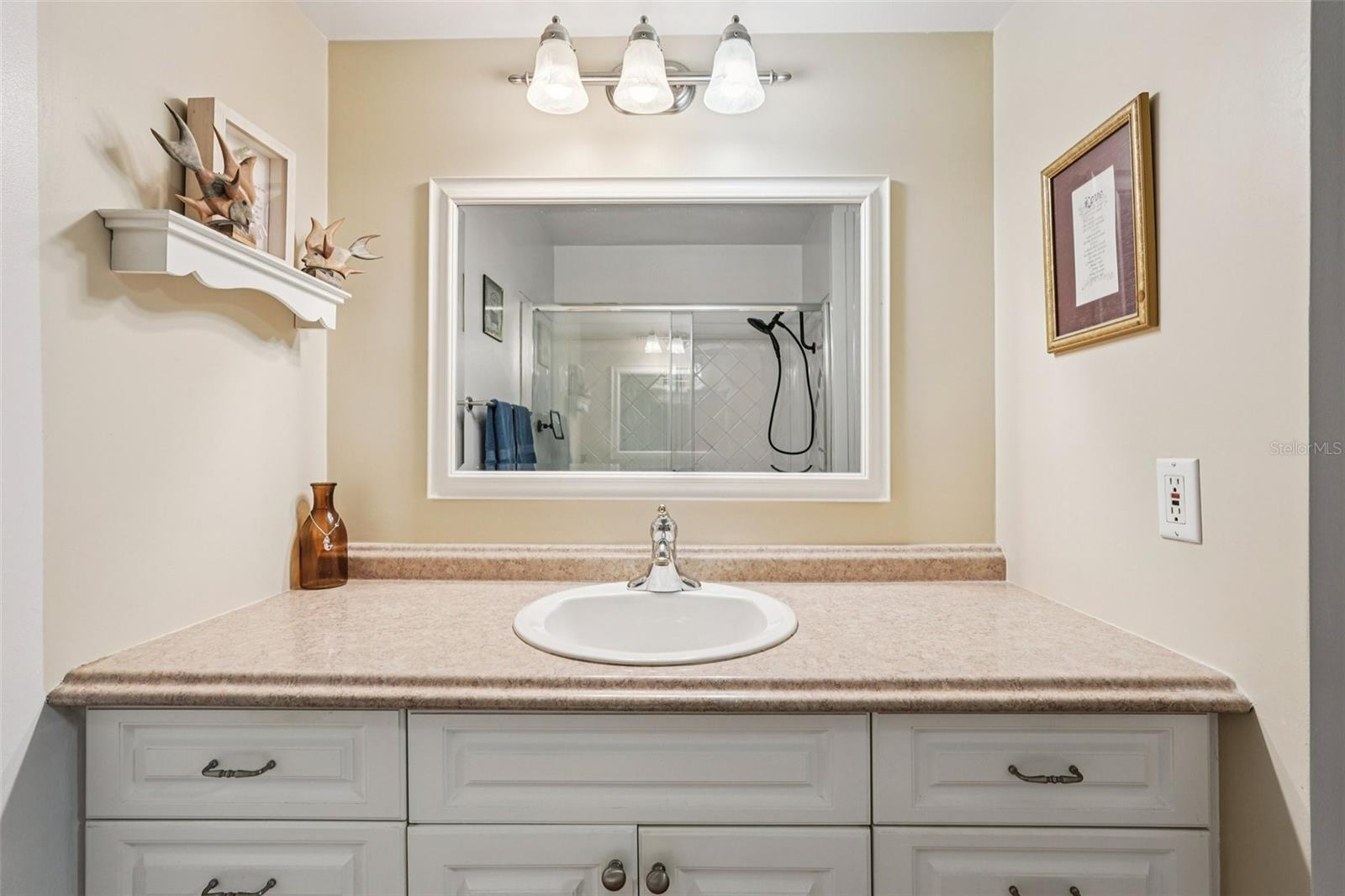 Image 27 of 37 For 3900 Roxane Boulevard 8b