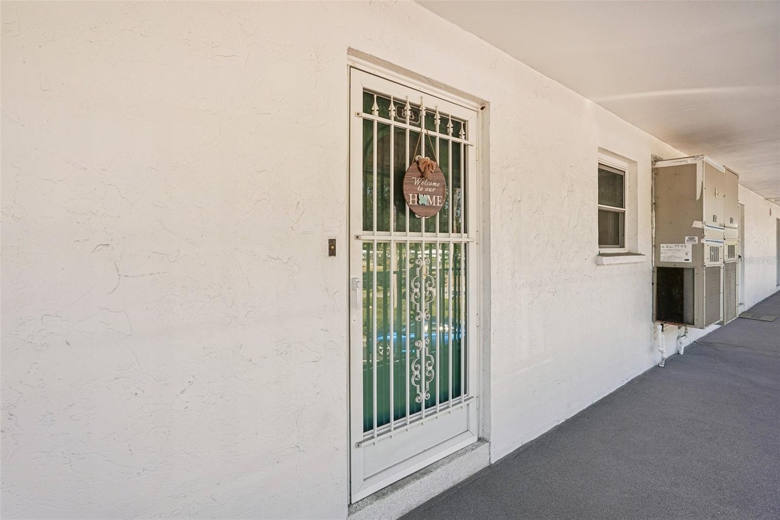 Image 5 of 37 For 3900 Roxane Boulevard 8b