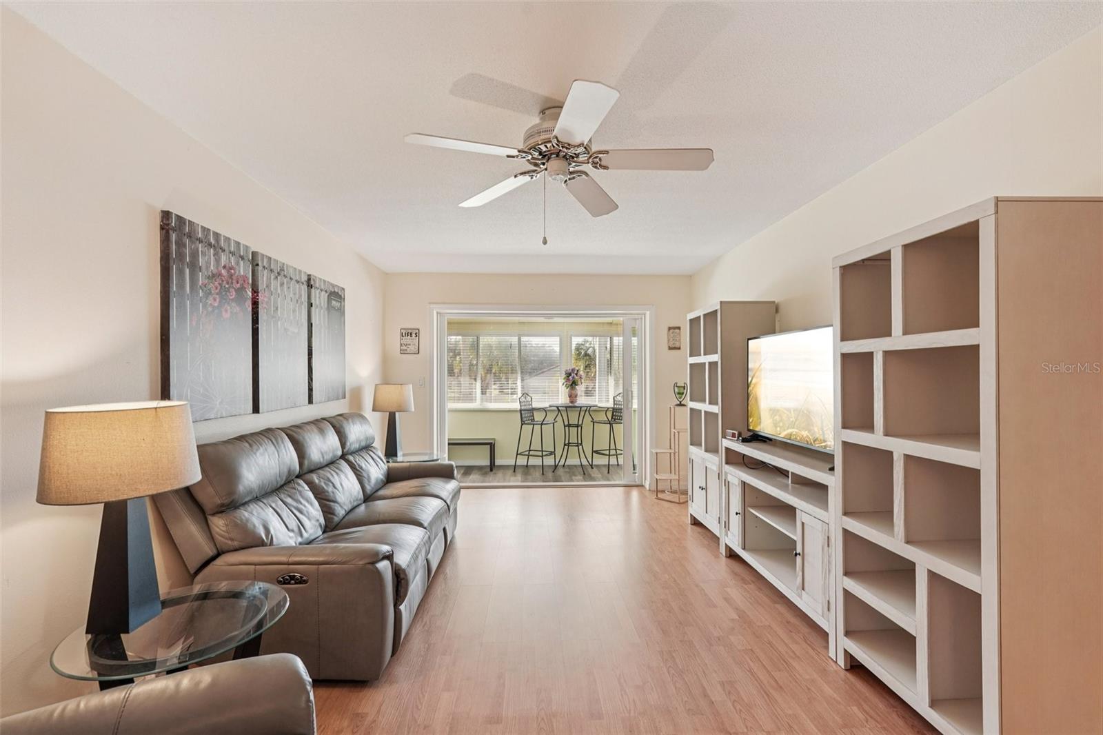 Image 7 of 37 For 3900 Roxane Boulevard 8b