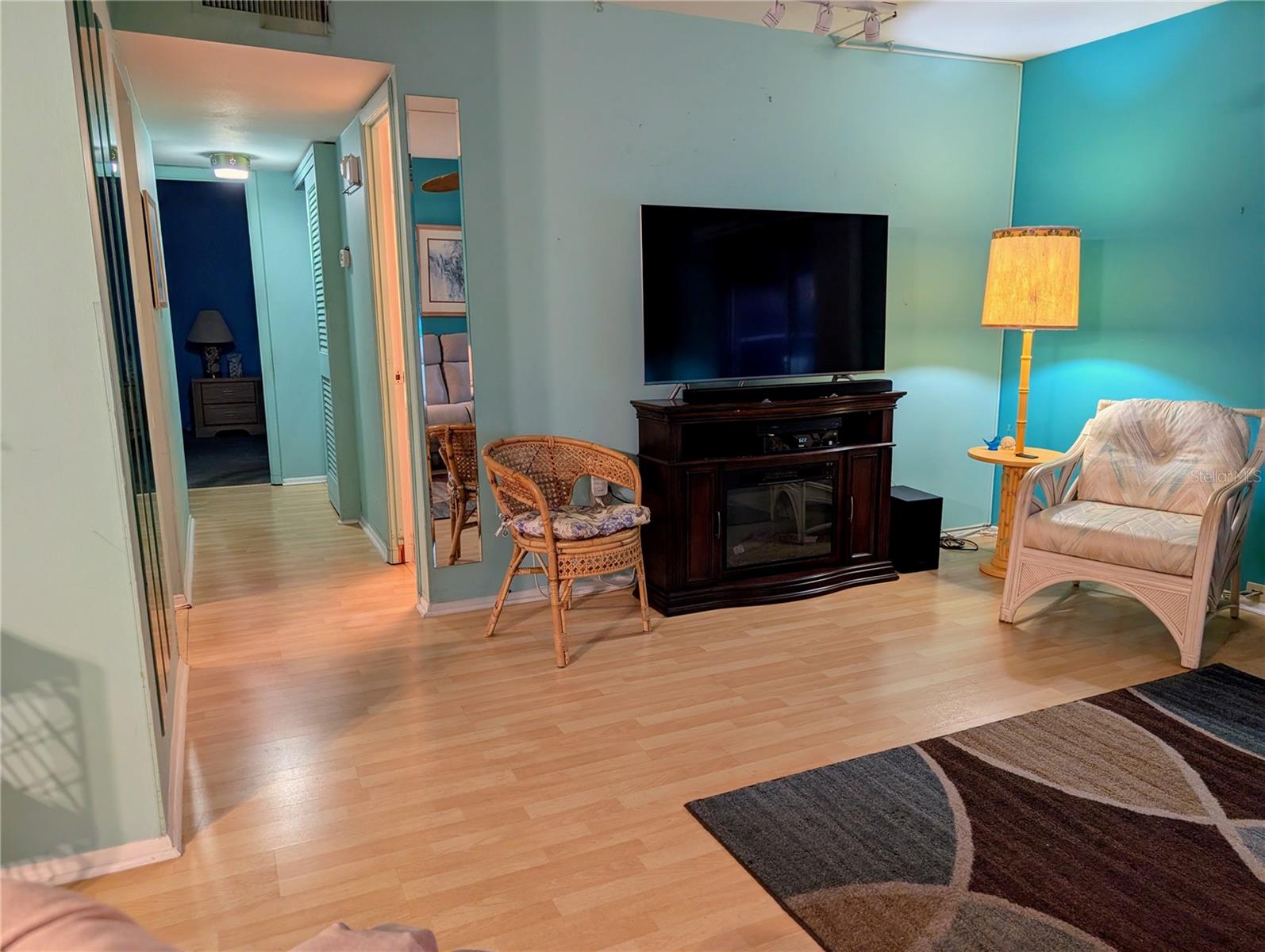 Image 10 of 26 For 2029 Sunset Drive Unit #e-21