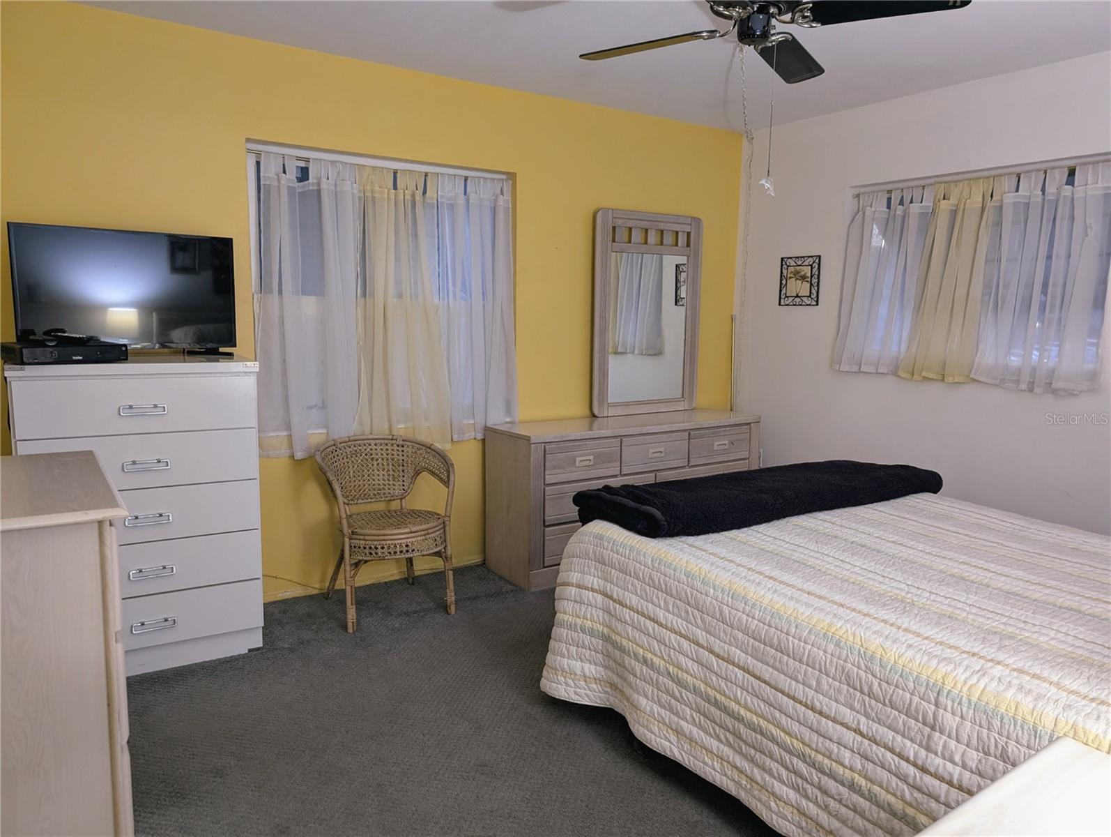 Image 17 of 26 For 2029 Sunset Drive Unit #e-21