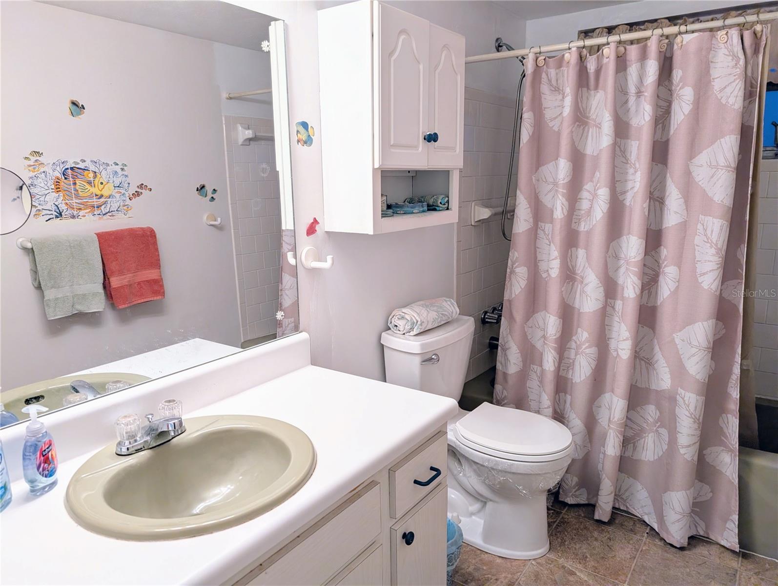 Image 18 of 26 For 2029 Sunset Drive Unit #e-21